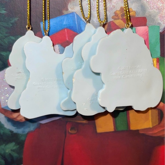 Rare  Charlie Brown and Gang 2011 Peanuts Christmas Ornaments - Picture 7 of 8
